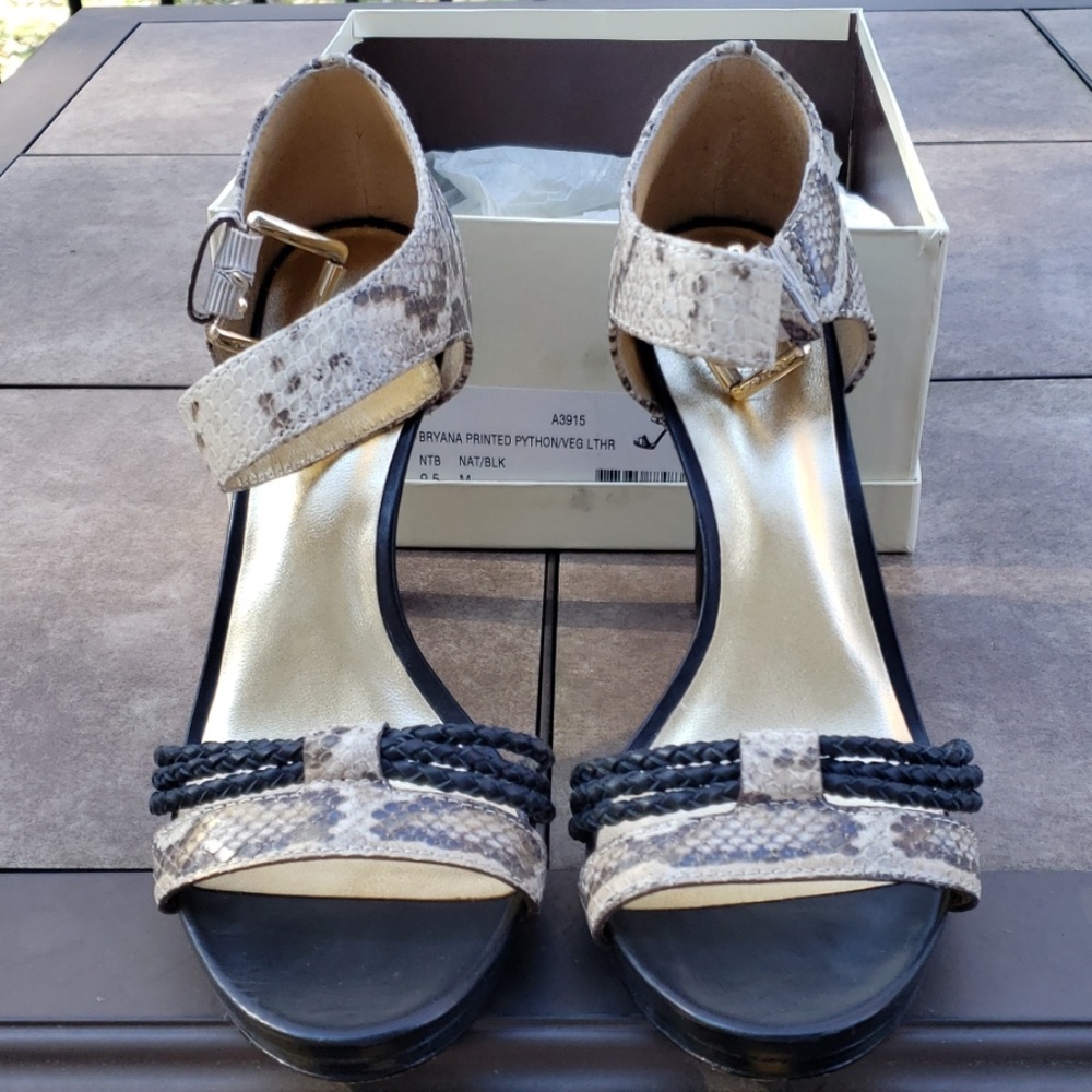 Coach shoes new condition (worn twice)